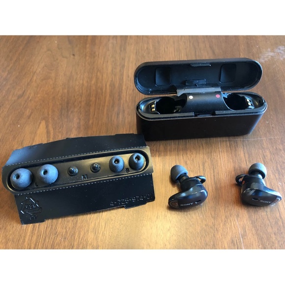 Sony bluetooth Noise Cancelling headphones - Picture 3 of 6